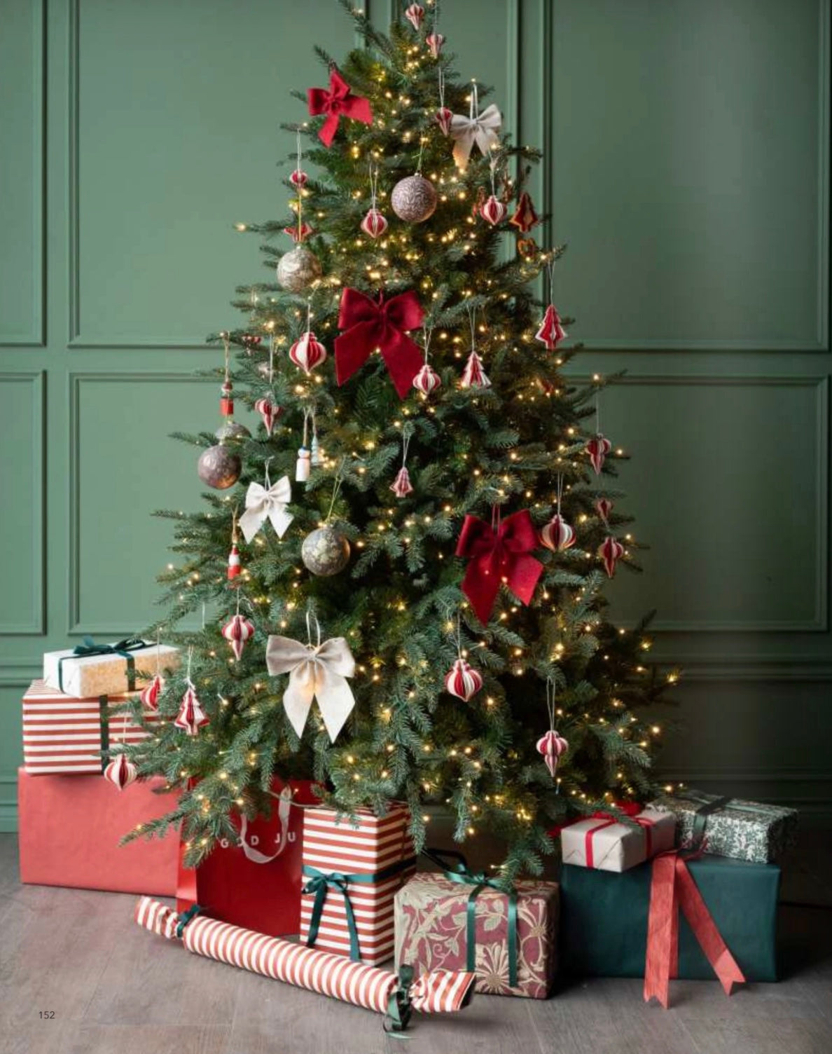 Árboles de Navidad y adornos