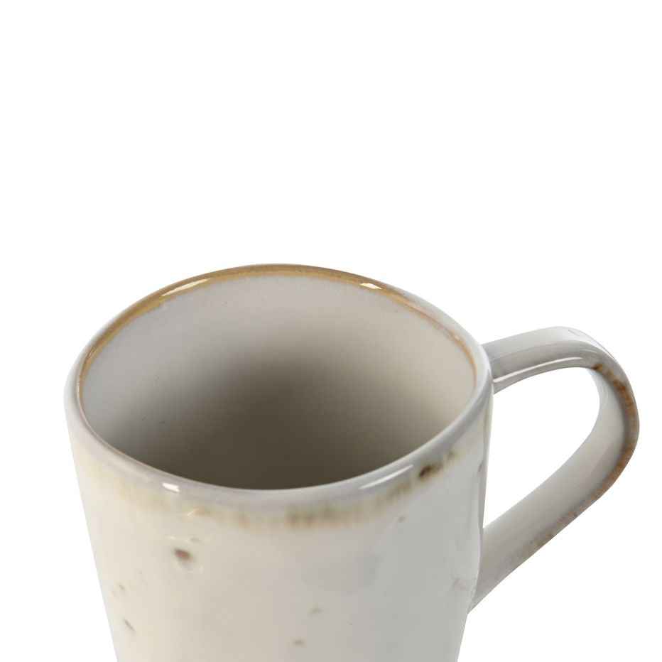 Mug gres grisáceo desgastado