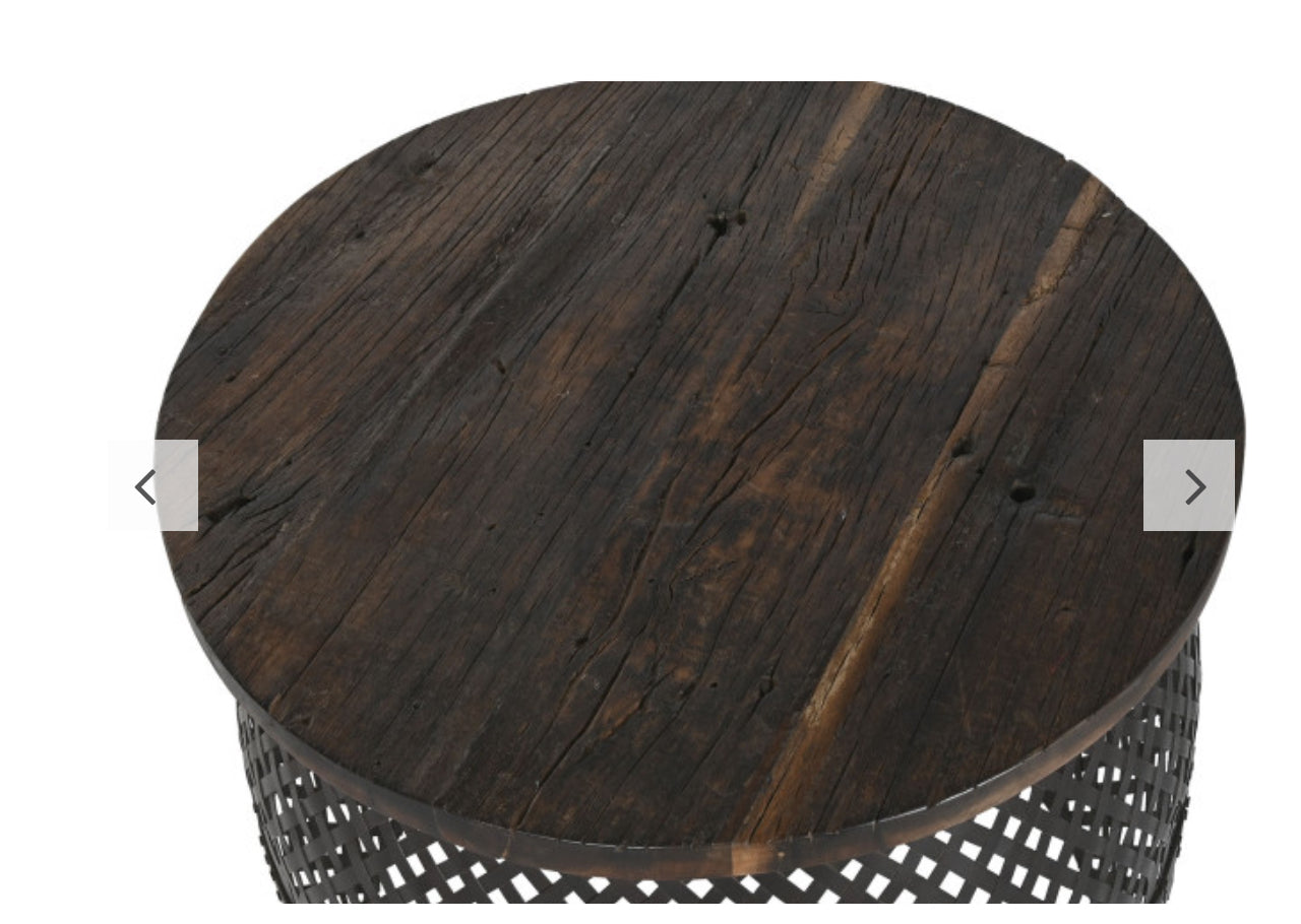 Mesita hierro calado y madera mango