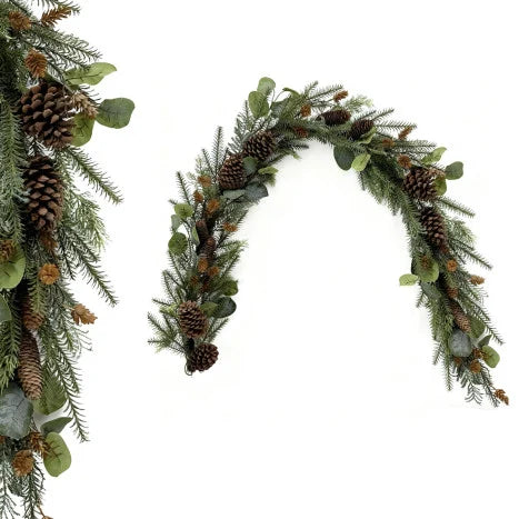 Guirnalda variada piñas led 1,80m